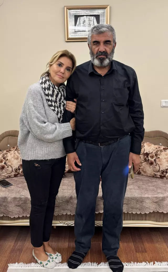 gulben-ergen-rojin-in-babasini-ziyaret-etti-18057593_1643_m