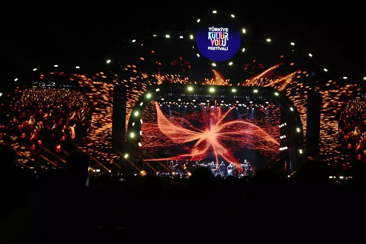 haluk-levent-izmir-kultur-yolu-festivali-nde-4-18005921_amp