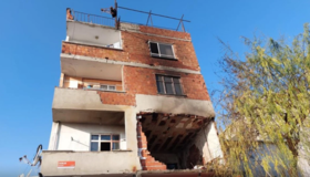 Avc�lar�da kirac� taraf�ndan yak�lan ev g�r�nt�lendi