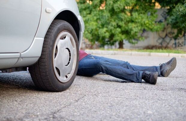 Bakıda “Mercedes” markalı avtomobil piyadaları vurdu – 1 ölü, 1 yaralı