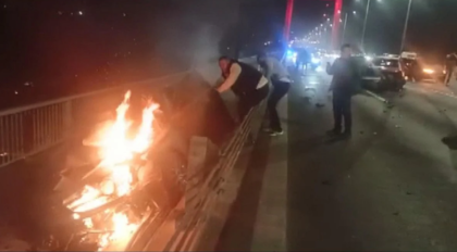 Fatih Sultan Mehmet K�pr�s�'nde zincirleme kaza meydana geldi